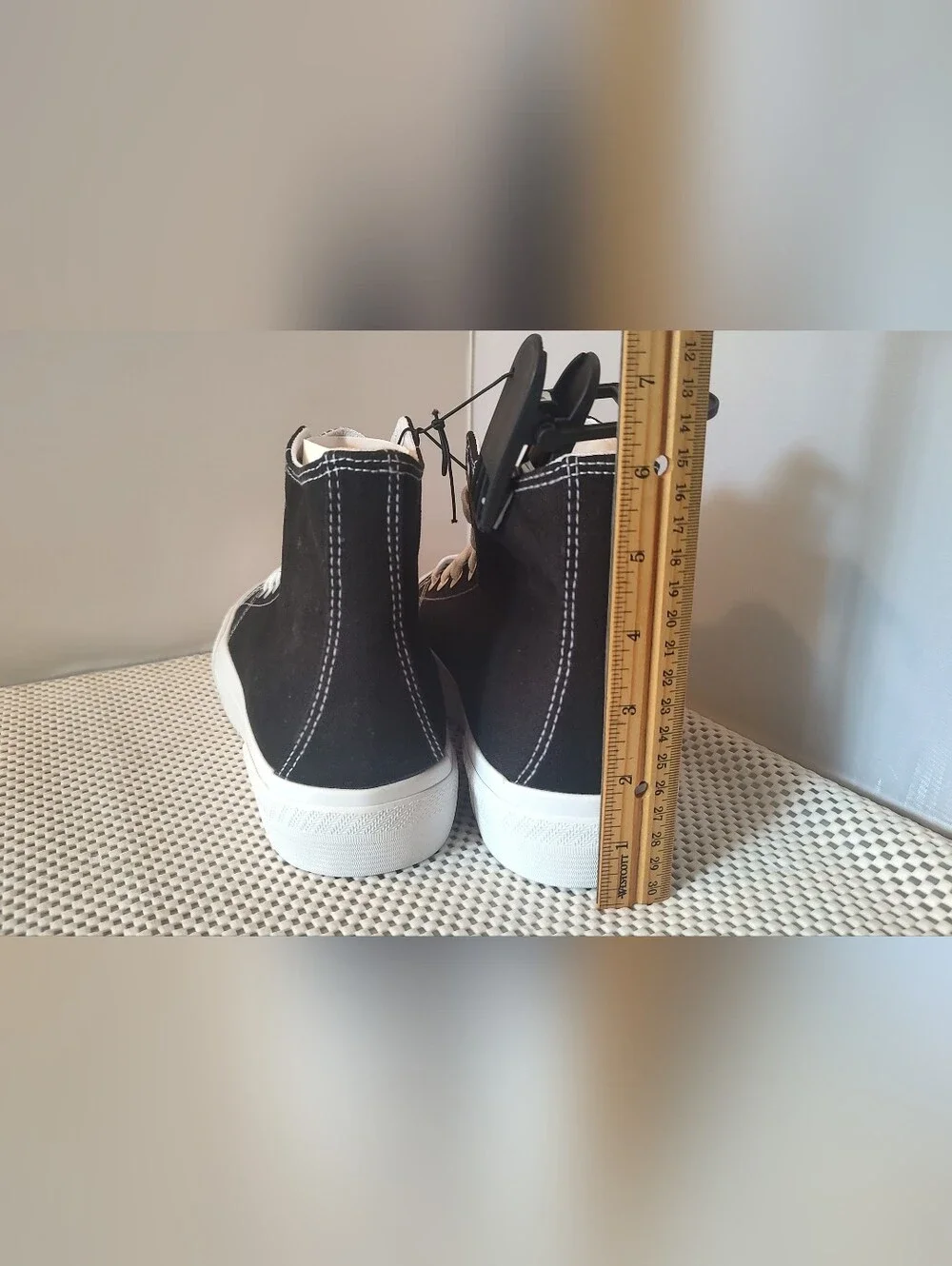 No Boundaries Women's Size 11 Platform Lace Up Hi Top Sneakers Black/White